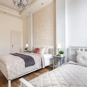 Luxurious In Liszt Ferenc Square Budapest